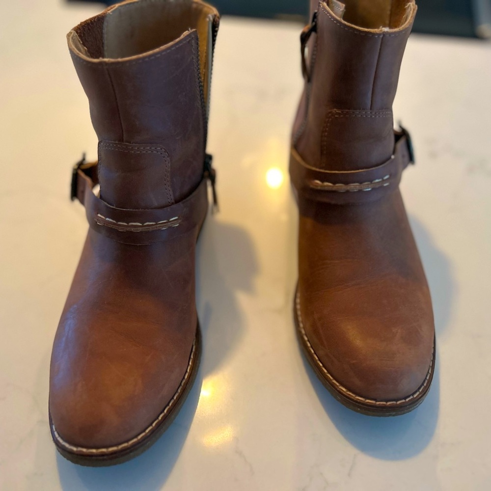 Sorry suede ankle zip up boots